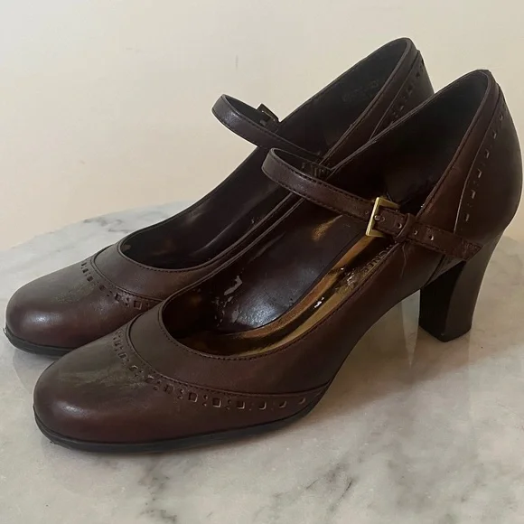 Classy Brown Mary Jane Heels - Picture 12 of 12
